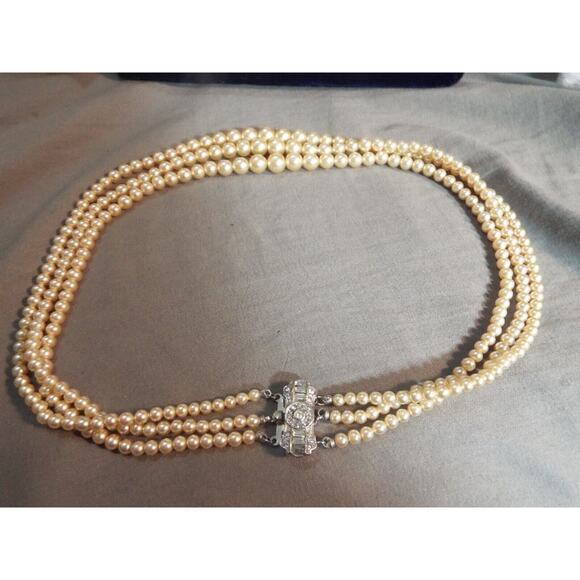 Vintage La Tausca Faux Pearl Necklace Sterling Clasp Original Box - Picture 4 of 9